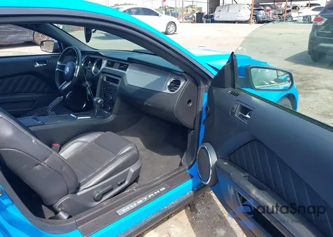 2011 Ford Mustang V6 Premium from USA, damaged, VIN 1ZVBP8AM3B5164284